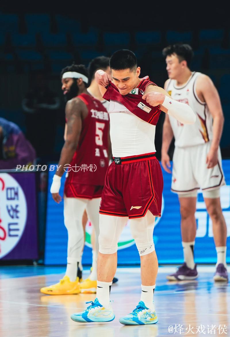 陈盈骏18分首钢加时胜上海 吉林不敌北控